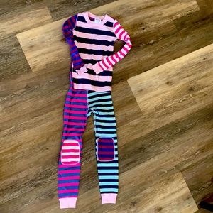 Cute Hanna Andersson striped pajama set. Size 8.